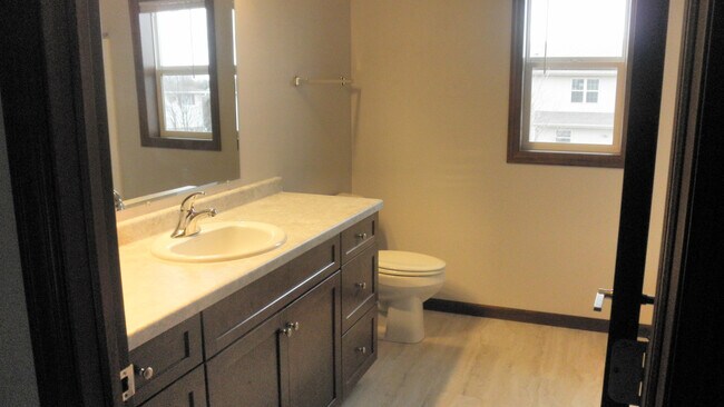 Building Photo - 1340 MoonRidge Ct