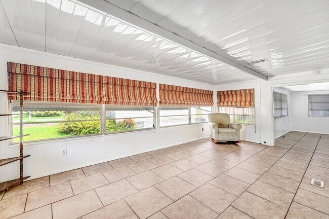 Foto del edificio - 488 Barefoot Blvd