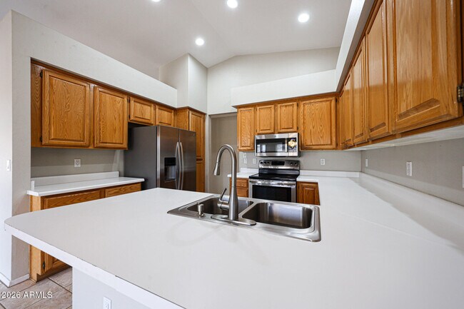Foto del edificio - 6320 W Paradise Ln