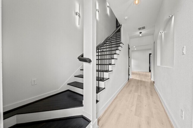 Foto del edificio - 4930 Chennault Rd