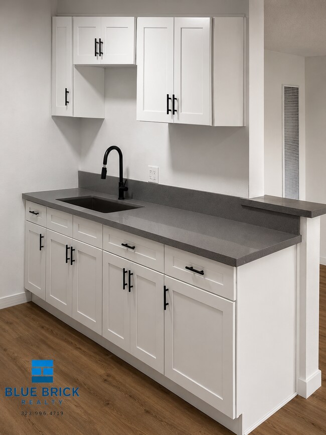 Foto del edificio - 13238 Vanowen St