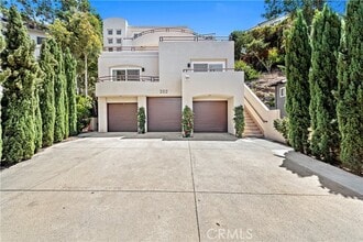 Building Photo - 352 Y Pl