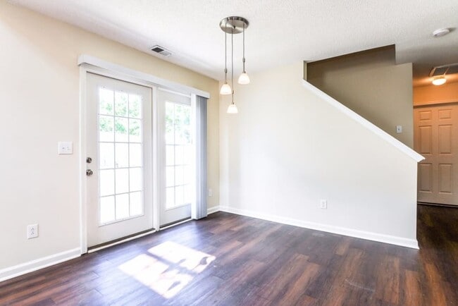 Building Photo - 3041 Bracey Pl