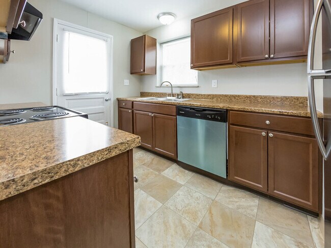 Foto del edificio - 1516 Collegewood Ln