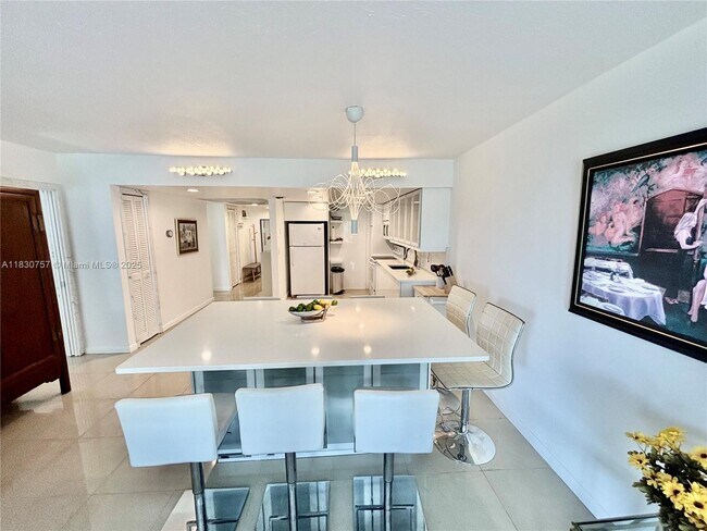 Foto del edificio - 3051 S Palm Aire Dr