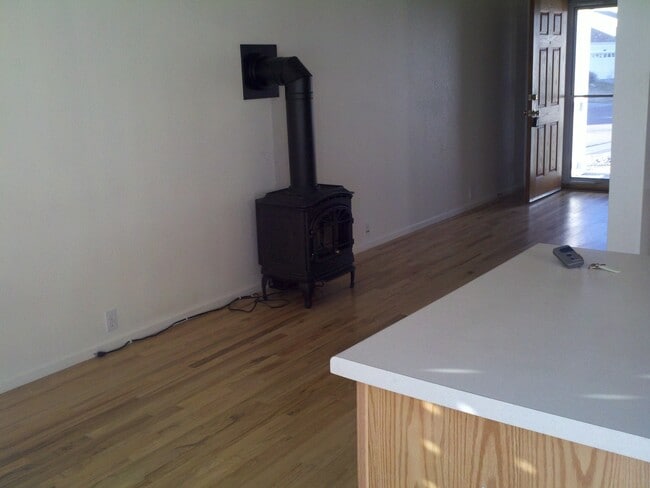 Photo - North-east one level living. House