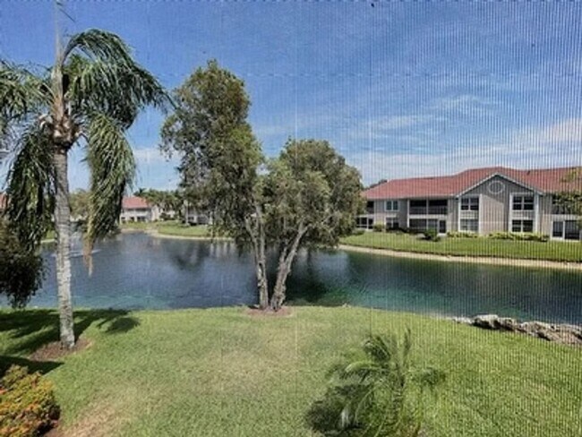 Foto del edificio - ANNUAL RENTAL - CRESCENT LAKE-3 BED 2 BATH W/GARAGE