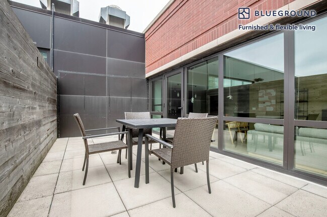 Foto del edificio - 211 W Scott St