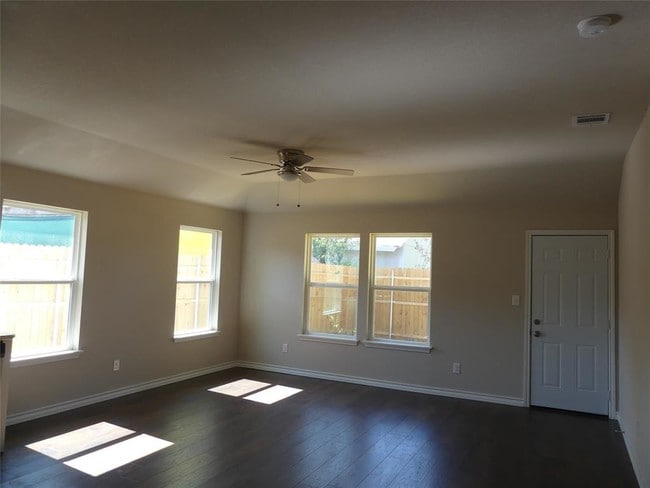 Building Photo - 2920 Berryhill Dr