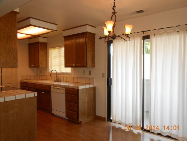 Building Photo - South Salinas Apartment