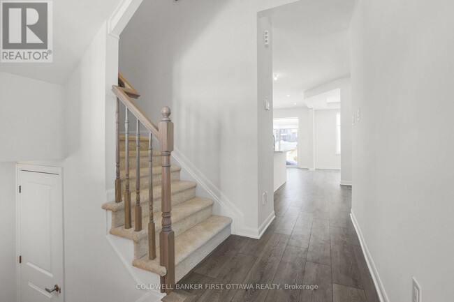 Building Photo - 319 Cloyne Cres