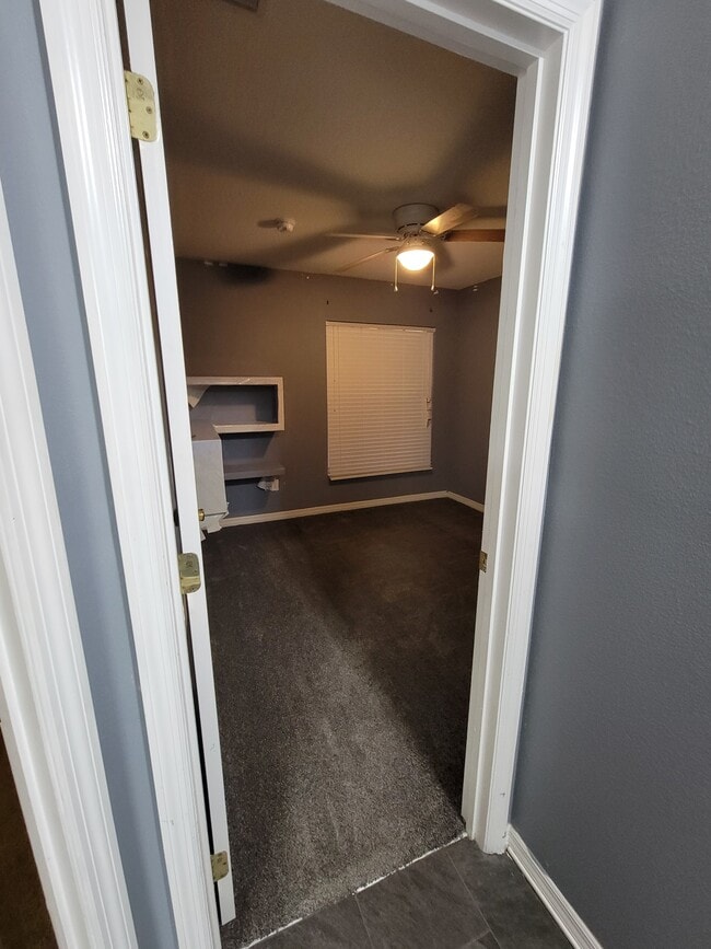 Foto del edificio - 2038 Blackston Ave