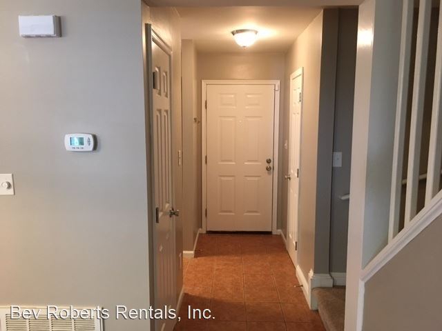 Building Photo - 2 br, 2.5 bath House - 4460 Roller Court