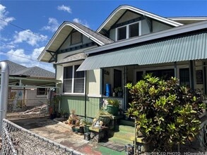 Building Photo - 35 S Kuakini St