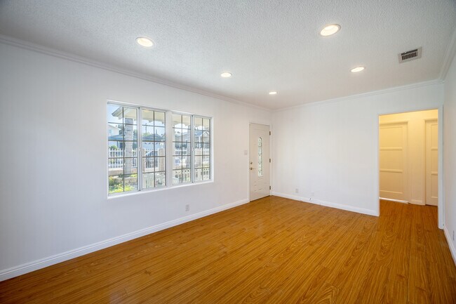 Building Photo - 10645 Mather Ave