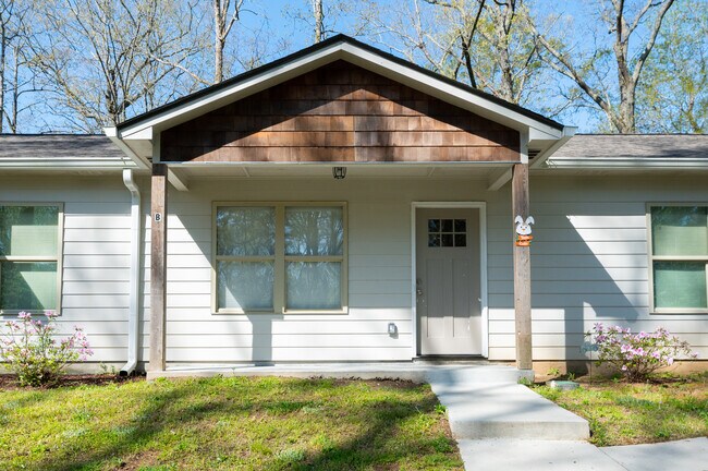 Building Photo - 2005 Coldwater Rd