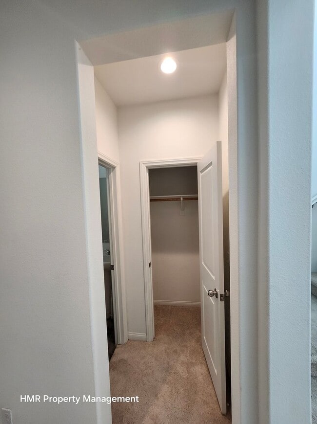Foto del edificio - Beautiful two story 5 bedroom in ontario R...