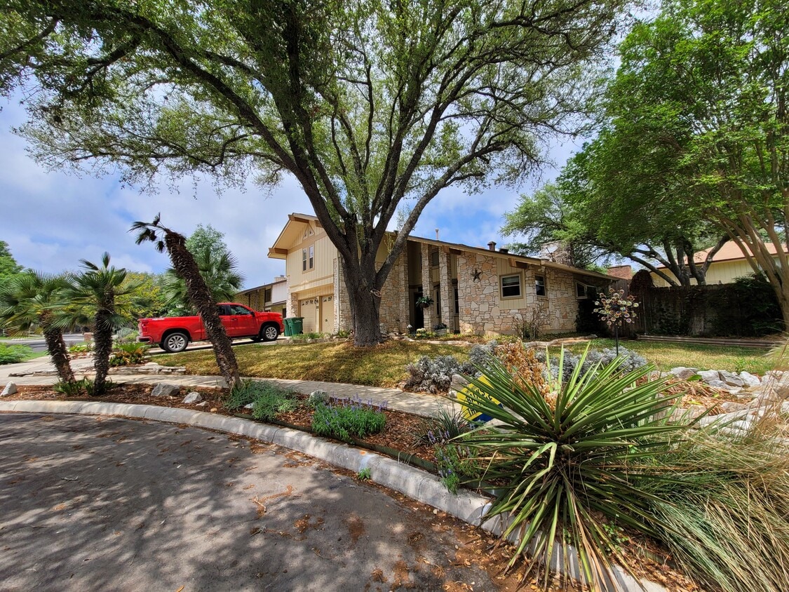 Primary Photo - 7407 Louisa Allen Ct
