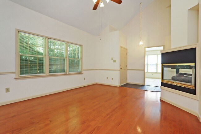 Foto del edificio - 109 Larkspur Hollow