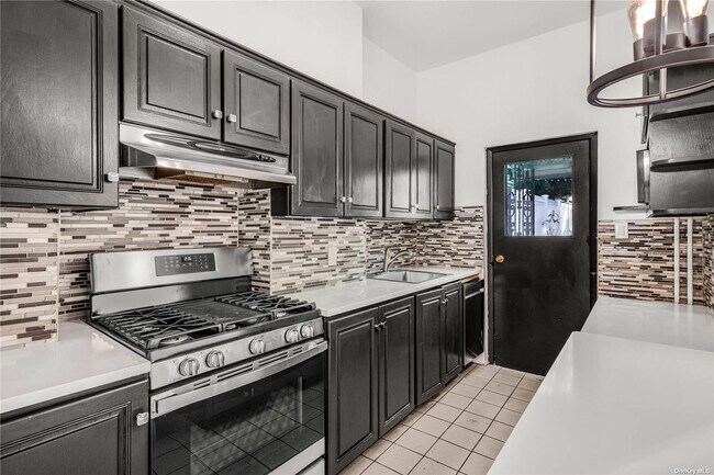 Building Photo - 240 Nassau Ave