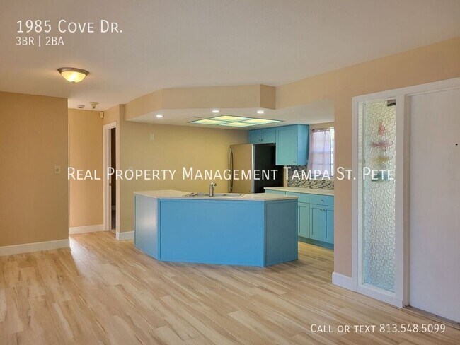 Foto del edificio - 1985 Cove Dr