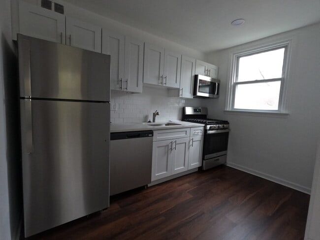 Kitchen - 869 W Walnut Ln