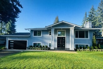 Building Photo - 15405 NE 7th Pl