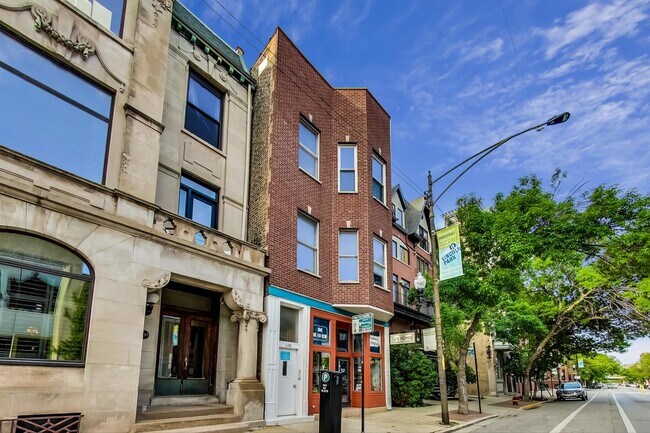 Building Photo - 1128 W Armitage Ave