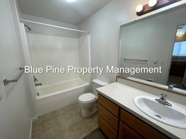 Building Photo - 3156 Chasewood Dr