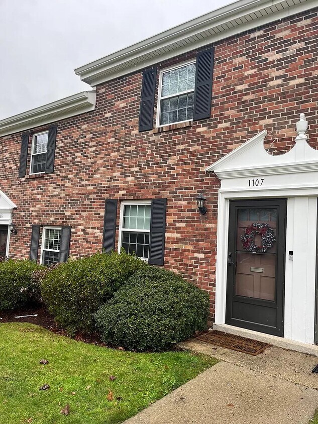 Foto principal - 1107 Windsor Dr