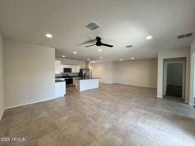 Foto del edificio - 3449 Encanto St