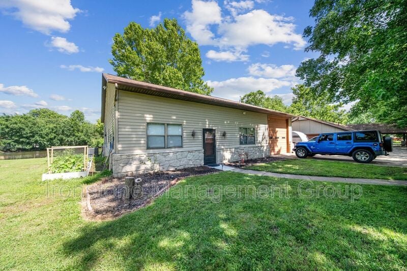 Primary Photo - 9345 N 145th Ct E