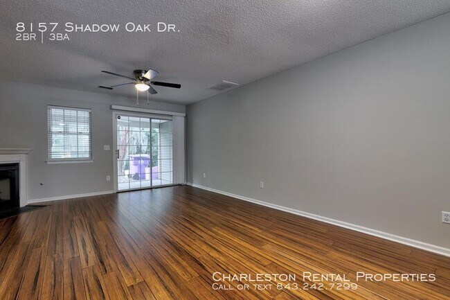 Foto del edificio - 8157 Shadow Oak Dr