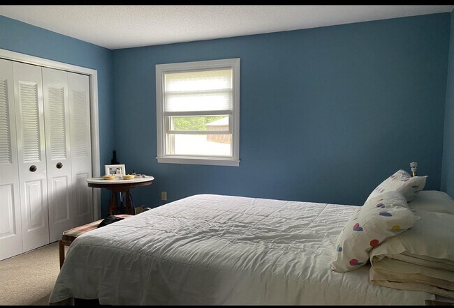 Foto del edificio - 708 Butternut Hill Rd