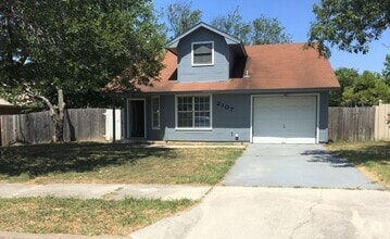 Building Photo - 2107 Dickens Dr