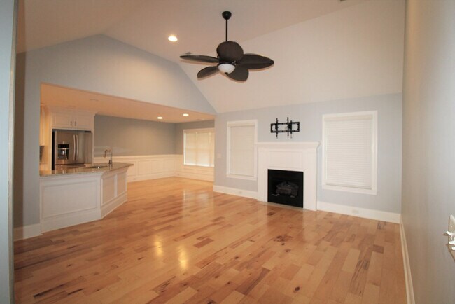 Building Photo - 2930 S Wise Dr