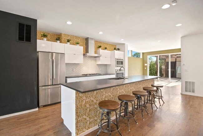 Photo - 3716 Wyandot St House