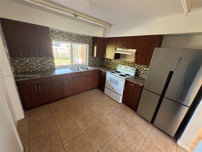 Foto del edificio - 8511 NW 11th St