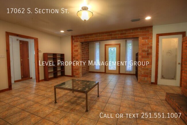 Foto del edificio - 17062 S Section St