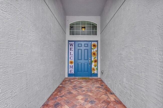 Building Photo - 9709 Starboard Dr