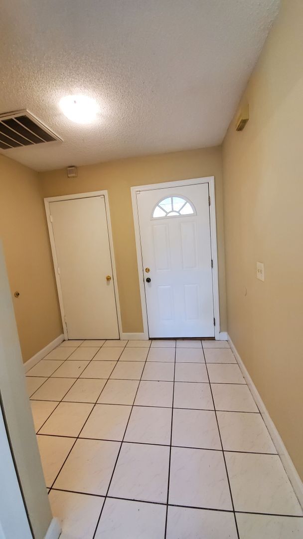 Building Photo - Updated Meadow Woods 4 Bedroom Home