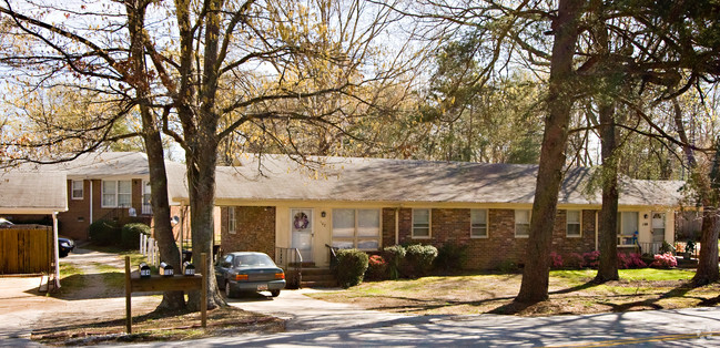 Building Photo - Mitchell Road Duplex Apartments