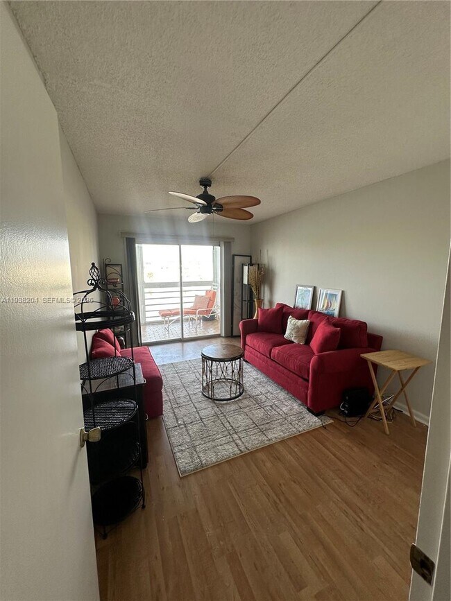 Foto del edificio - 3043 Exeter C