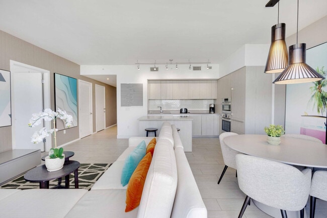 Foto del edificio - 2721 Hallandale Beach Blvd