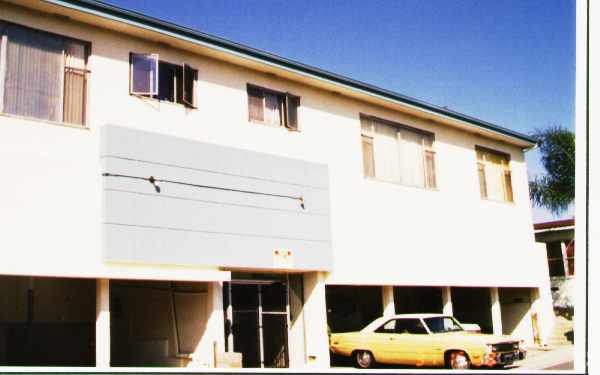 Foto del edificio - 809 Flora Dr