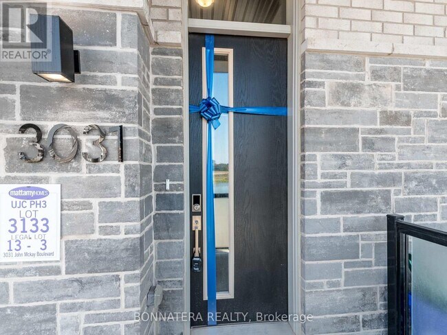 Photo du bâtiment - 3031 John McKay Blvd