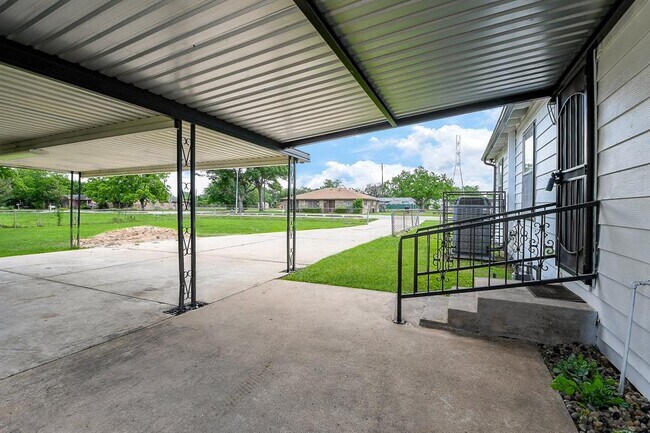 Building Photo - 3017 Barberry Dr
