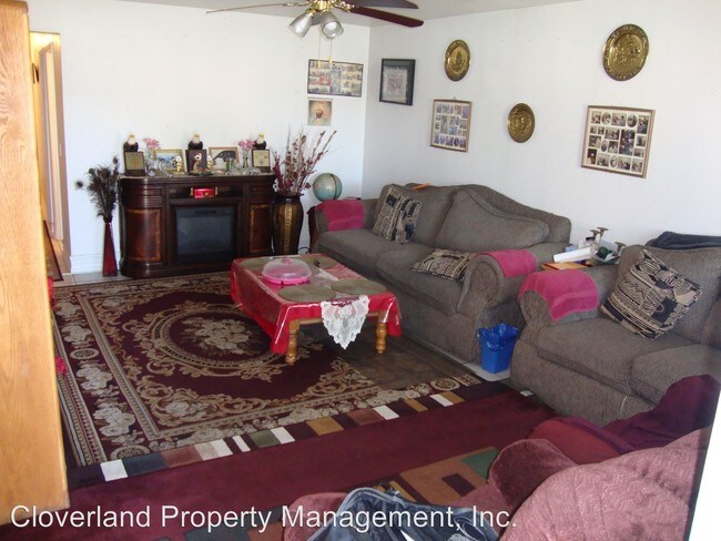 Building Photo - 5 br, 2 bath House - 268 E 10th St