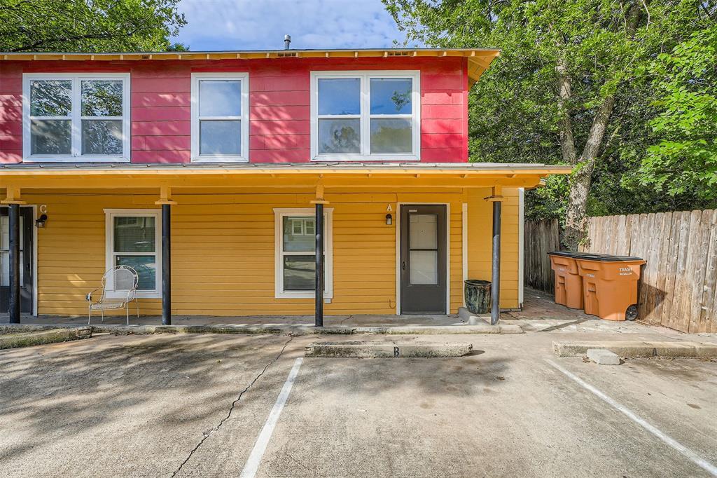 Foto principal - 1013 E 3rd St