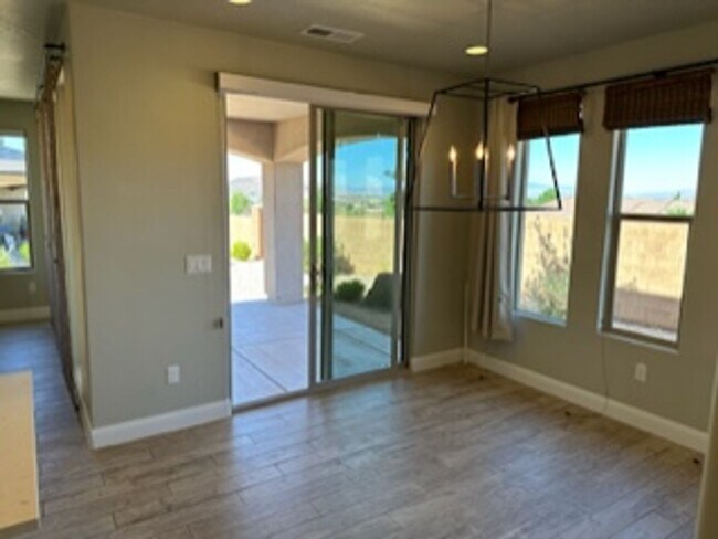 Building Photo - 4 Bedroom Condo With a Community Pool and ...